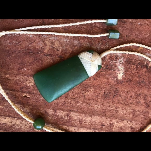 New Zealand Jade Maori Toki Style Necklace - Picture 4 of 10
